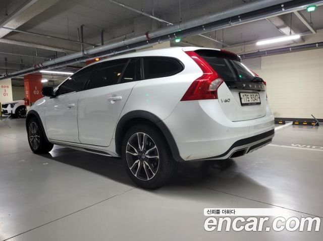 Volvo V60 2018 — photo 5