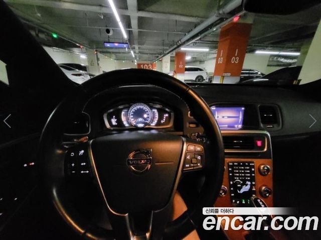 Volvo V60 2018 — photo 6