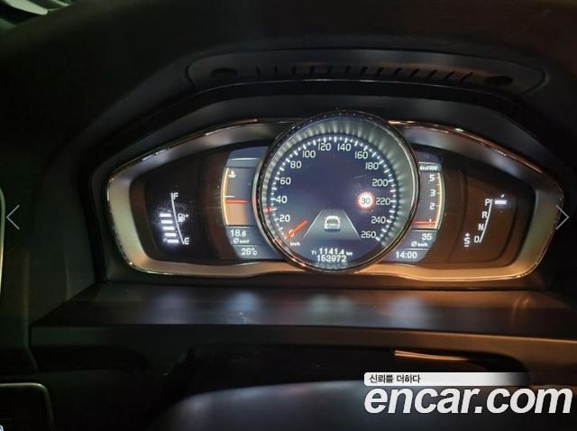 Volvo V60 2018 — photo 7