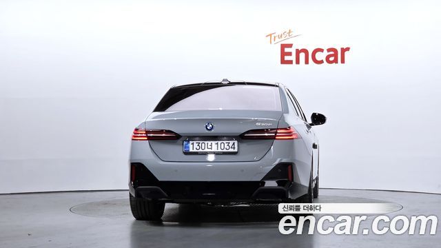 BMW 5-Series 2026 — photo 4