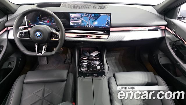 BMW 5-Series 2026 — photo 10