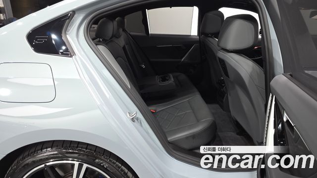 BMW 5-Series 2026 — photo 17