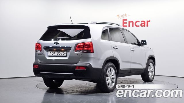 Kia Sorento 2010 — photo 2