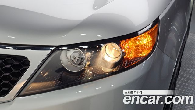 Kia Sorento 2010 — photo 8