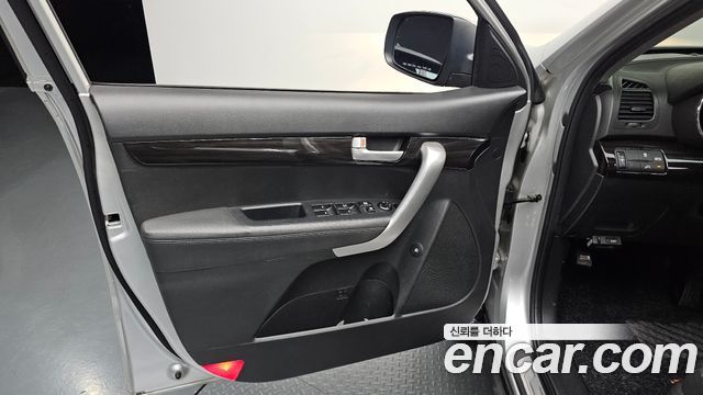Kia Sorento 2010 — photo 14