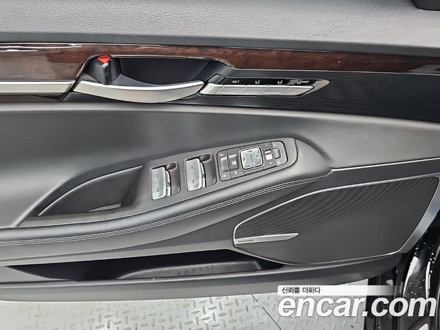 Genesis EQ900 2016 — photo 17