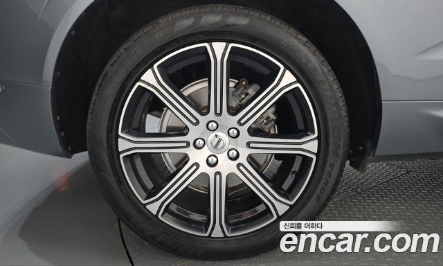 Volvo XC60 2018 — photo 5