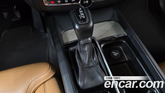Volvo XC60 2018 — photo 12