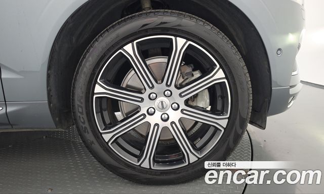 Volvo XC60 2018 — photo 7