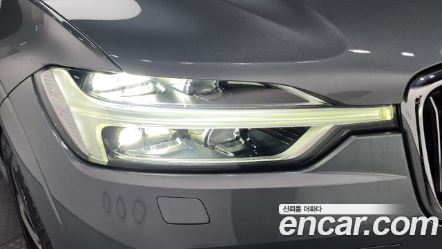 Volvo XC60 2018 — photo 8