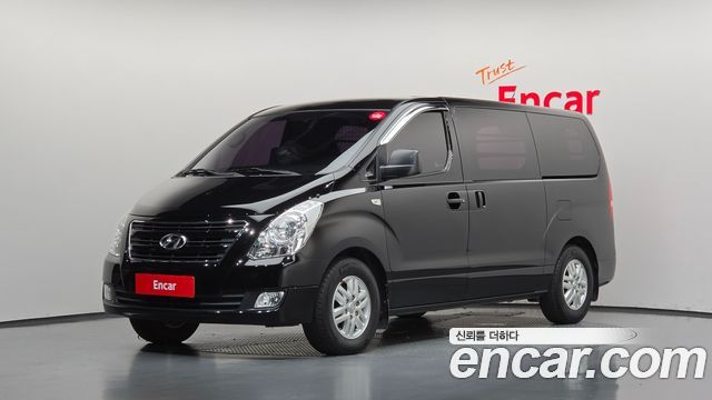 Hyundai Starex 2017 — photo 1