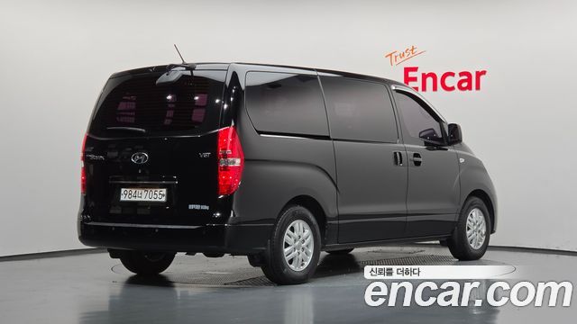Hyundai Starex 2017 — photo 2