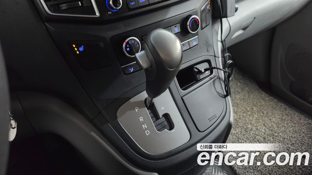 Hyundai Starex 2017 — photo 9