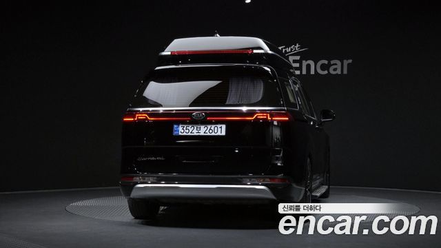 Kia Canival 2021 — photo 4