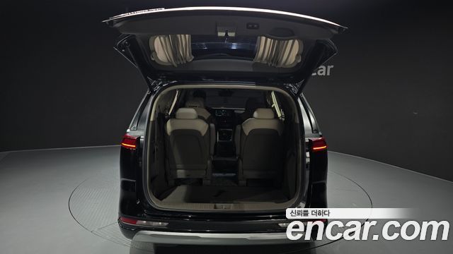Kia Canival 2021 — photo 40