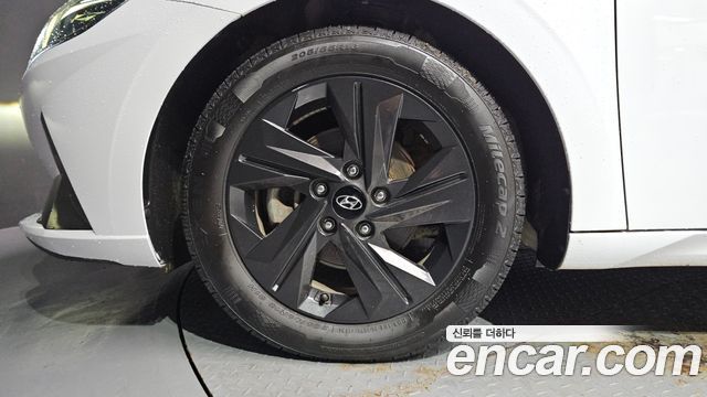 Hyundai AVANTE 2021 — photo 5