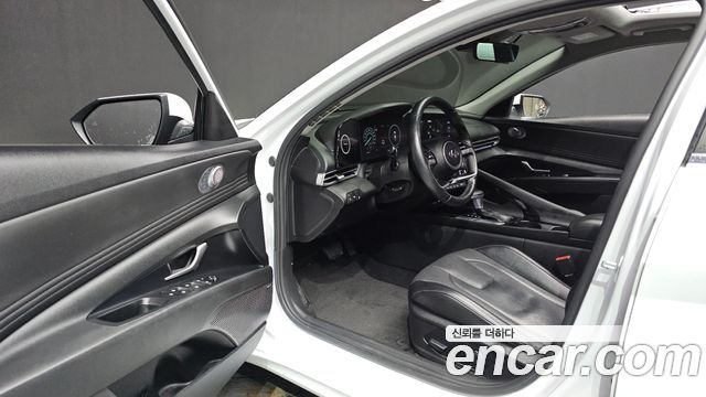 Hyundai AVANTE 2021 — photo 13