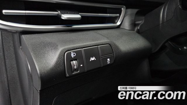Hyundai AVANTE 2021 — photo 24