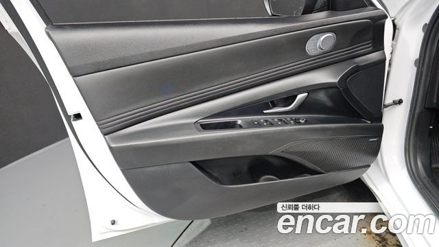 Hyundai AVANTE 2021 — photo 14