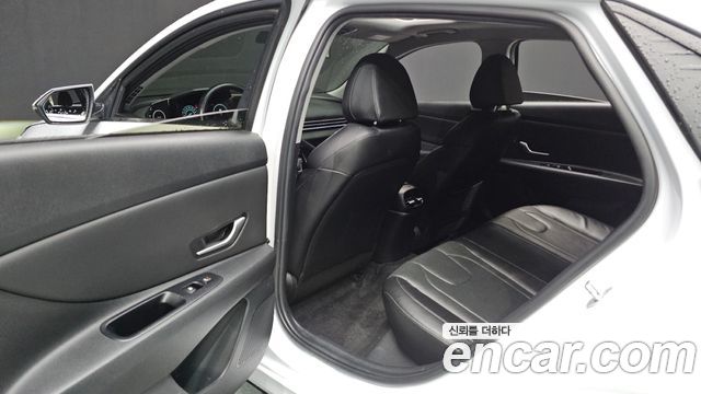 Hyundai AVANTE 2021 — photo 16