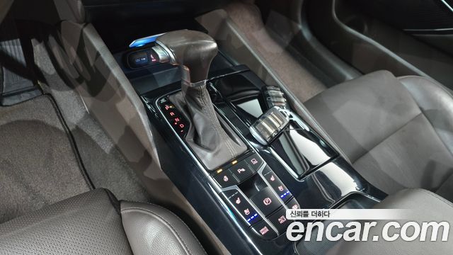 Kia K7 2019 — photo 12