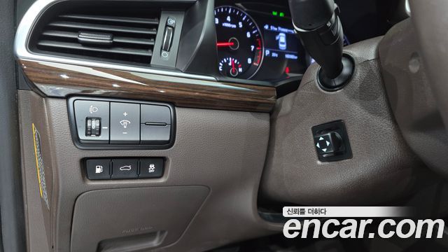 Kia K7 2019 — photo 22