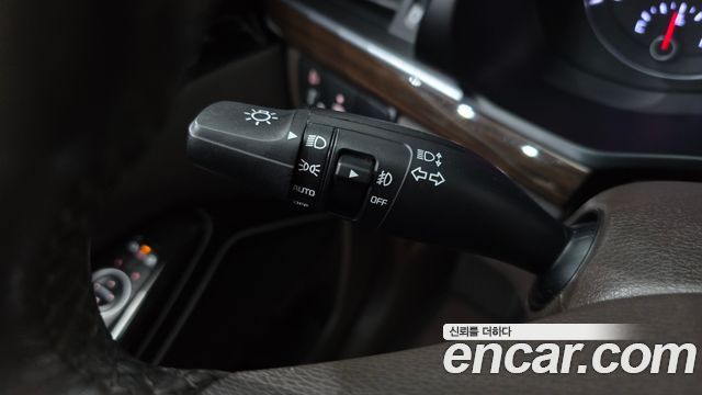 Kia K7 2019 — photo 24