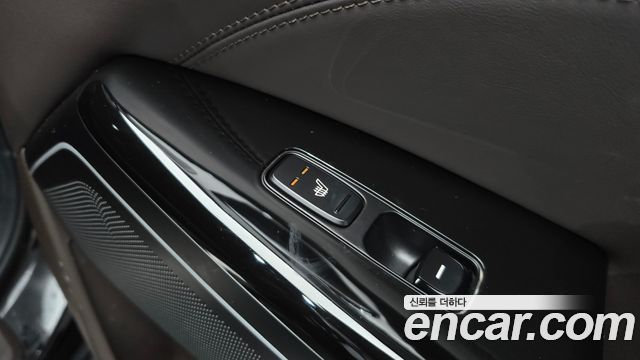 Kia K7 2019 — photo 25