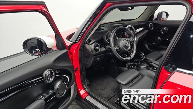 Mini Cooper 2020 — photo 13