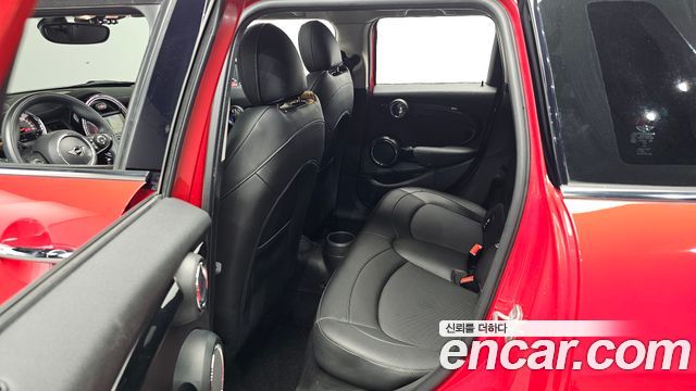 Mini Cooper 2020 — photo 17