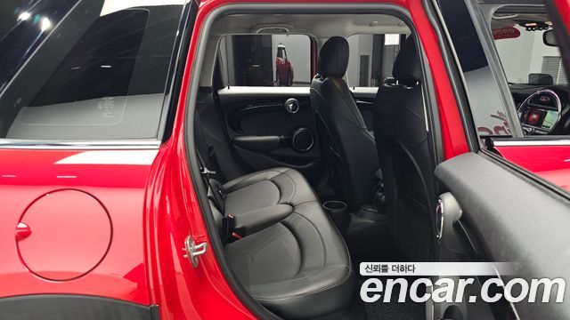 Mini Cooper 2020 — photo 18