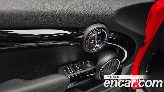 Mini Cooper 2020 — photo 31