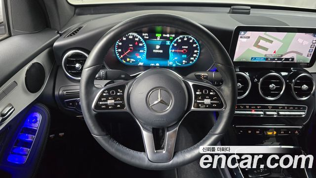 Mercedes-Benz GLC-Class 2020 — photo 18