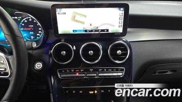 Mercedes-Benz GLC-Class 2020 — photo 19