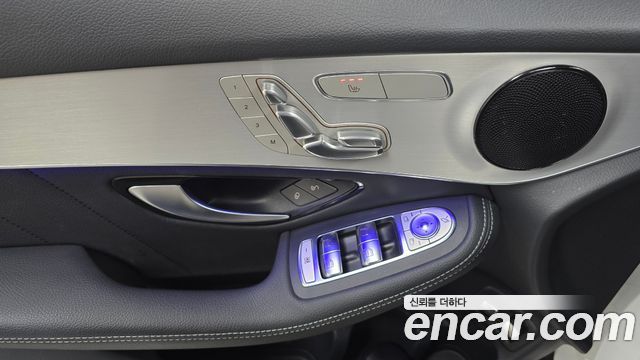 Mercedes-Benz GLC-Class 2020 — photo 25