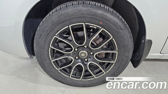 Kia Carens 2012 — photo 5