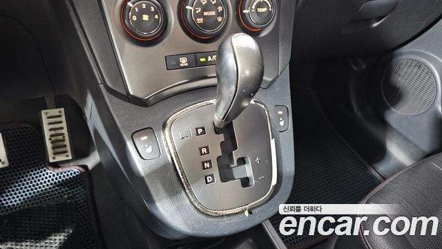 Kia Carens 2012 — photo 9