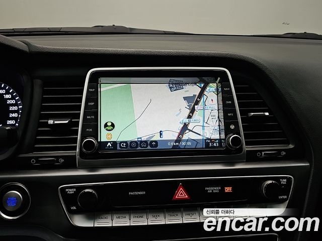 Hyundai Sonata 2018 — photo 13