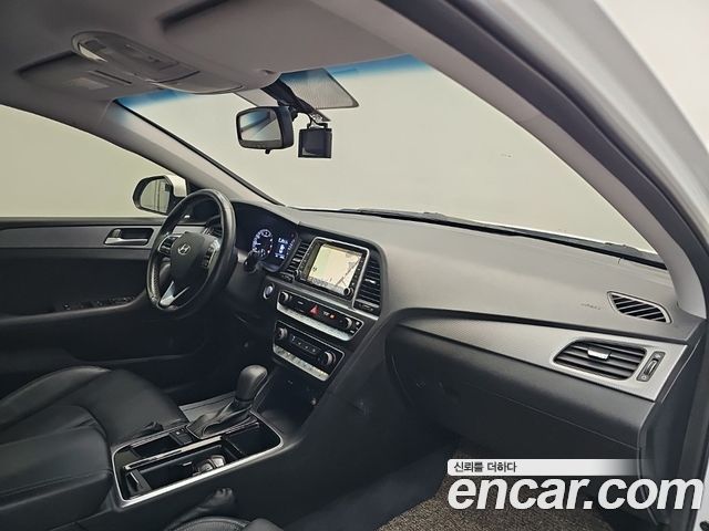 Hyundai Sonata 2018 — photo 18