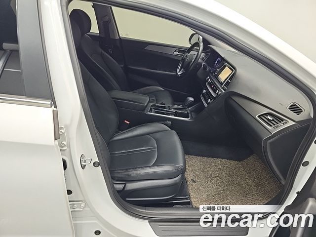 Hyundai Sonata 2018 — photo 19