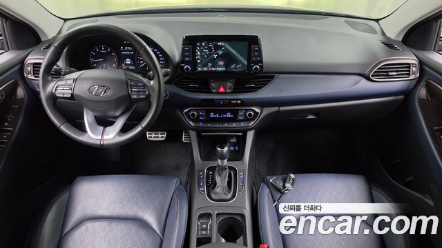 Hyundai i30 2018 — photo 10