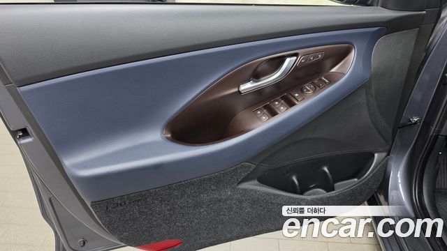 Hyundai i30 2018 — photo 14