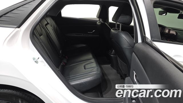 Hyundai AVANTE 2021 — photo 12