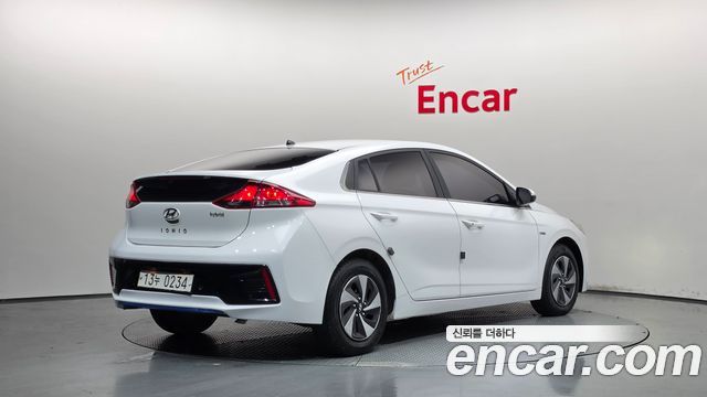 Hyundai Ioniq 2016 — photo 2