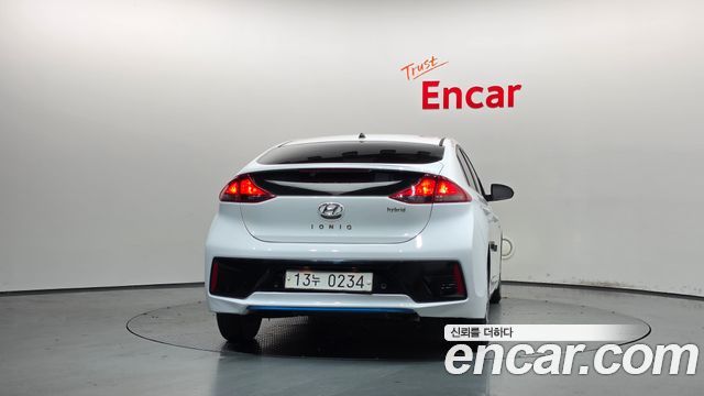 Hyundai Ioniq 2016 — photo 4