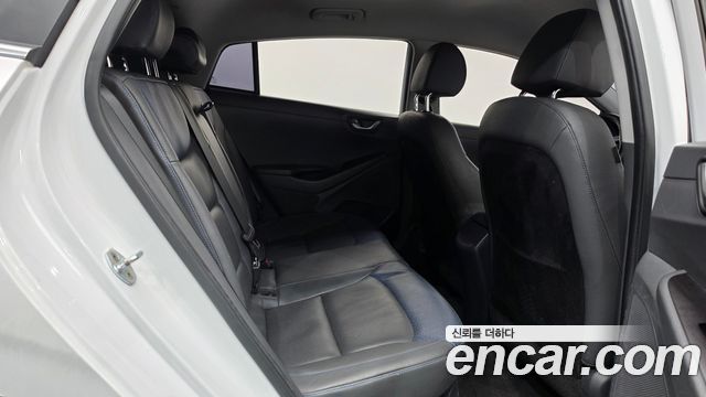 Hyundai Ioniq 2016 — photo 12