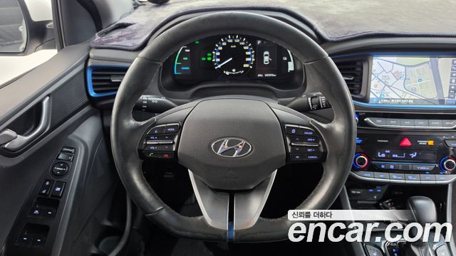 Hyundai Ioniq 2016 — photo 13