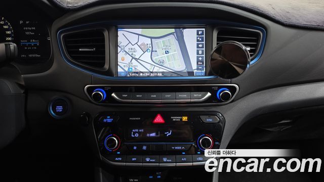 Hyundai Ioniq 2016 — photo 14