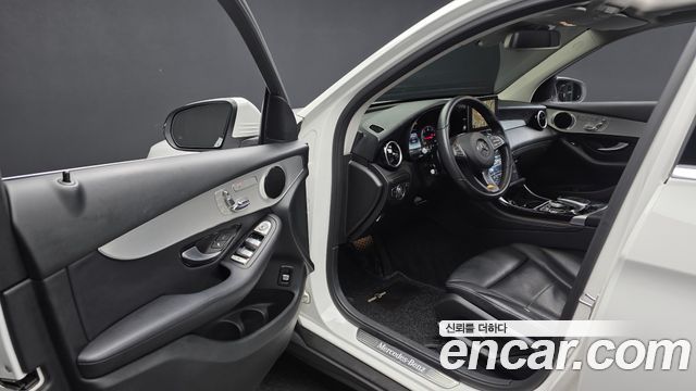 Mercedes-Benz GLC-Class 2017 — photo 10