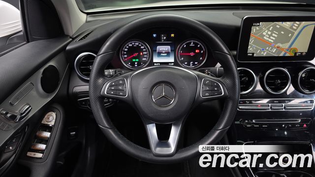 Mercedes-Benz GLC-Class 2017 — photo 13